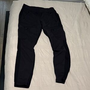 The North Face Women’s Black Stretch Cargo Pants
